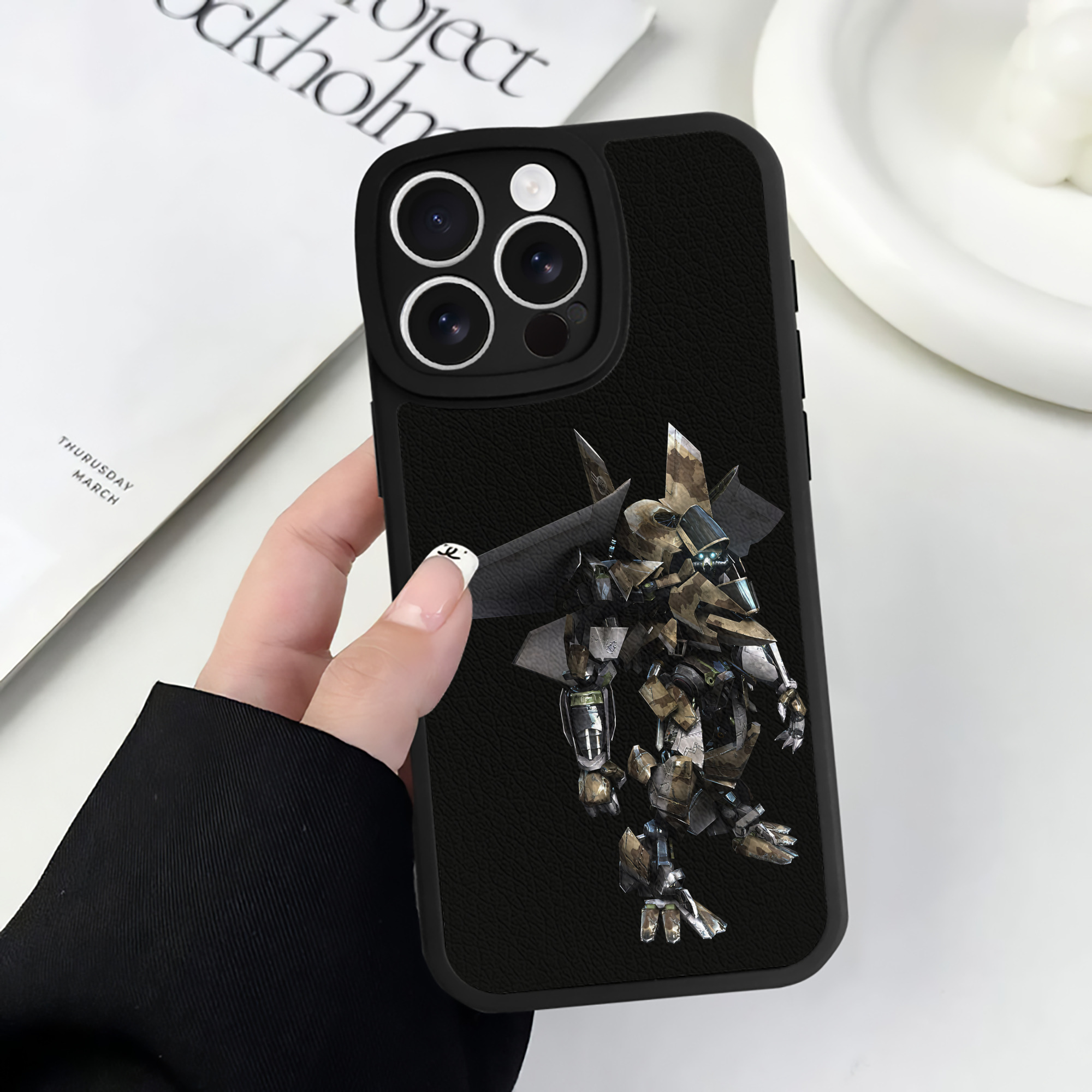 （画像用） Transformers トランスフォーマー 【iPhone 16シリーズ対応】シリコンスマホケース（レザー調） 材質：シリコン